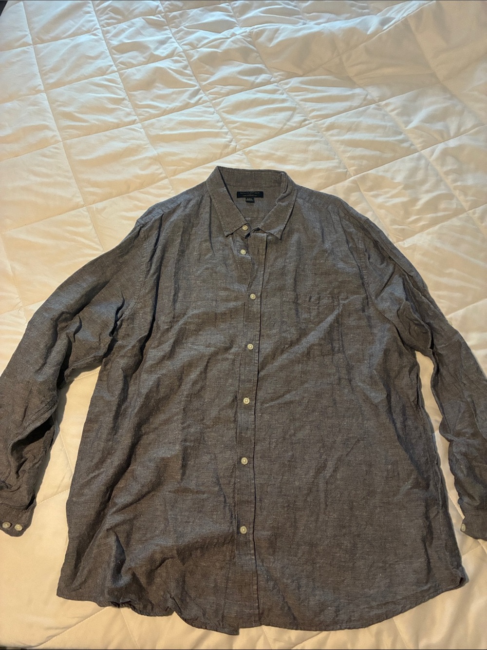 Banana Republic Men's Charcoal Gray Long-Sleeve Button-Down Shirt